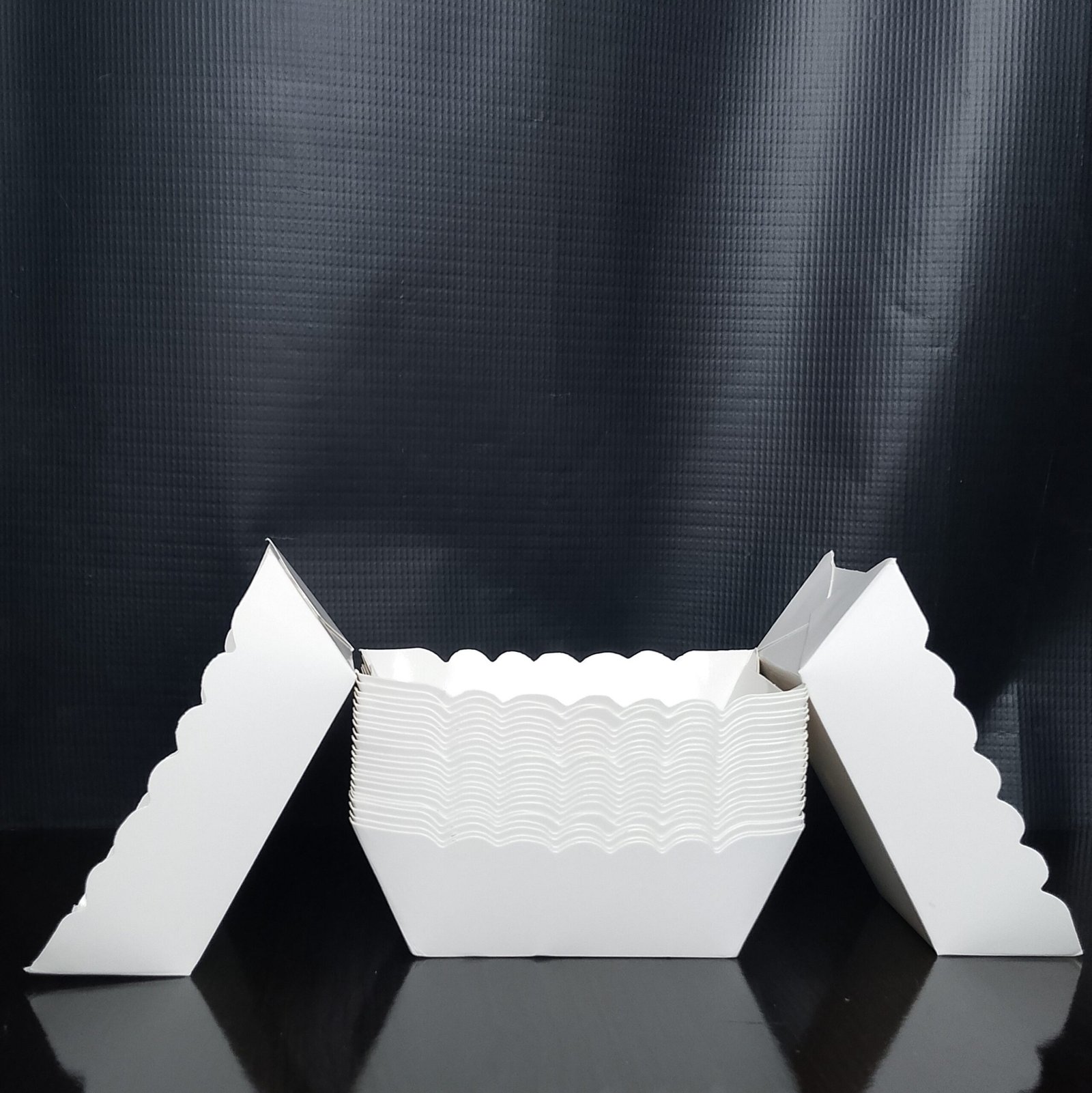 Small White Boat Tray - Image 2